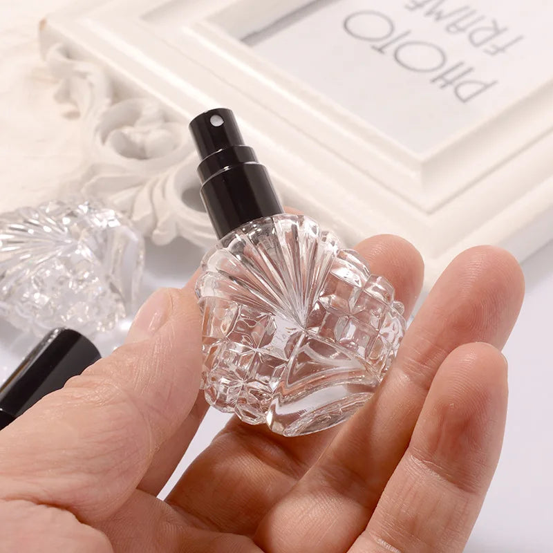 15ML Glass Spray Perfume Bottle Mini Shell Shape Bottle Empty Cosmetic Alcohol Container Mist Atomizer Travel Simple Sprayer